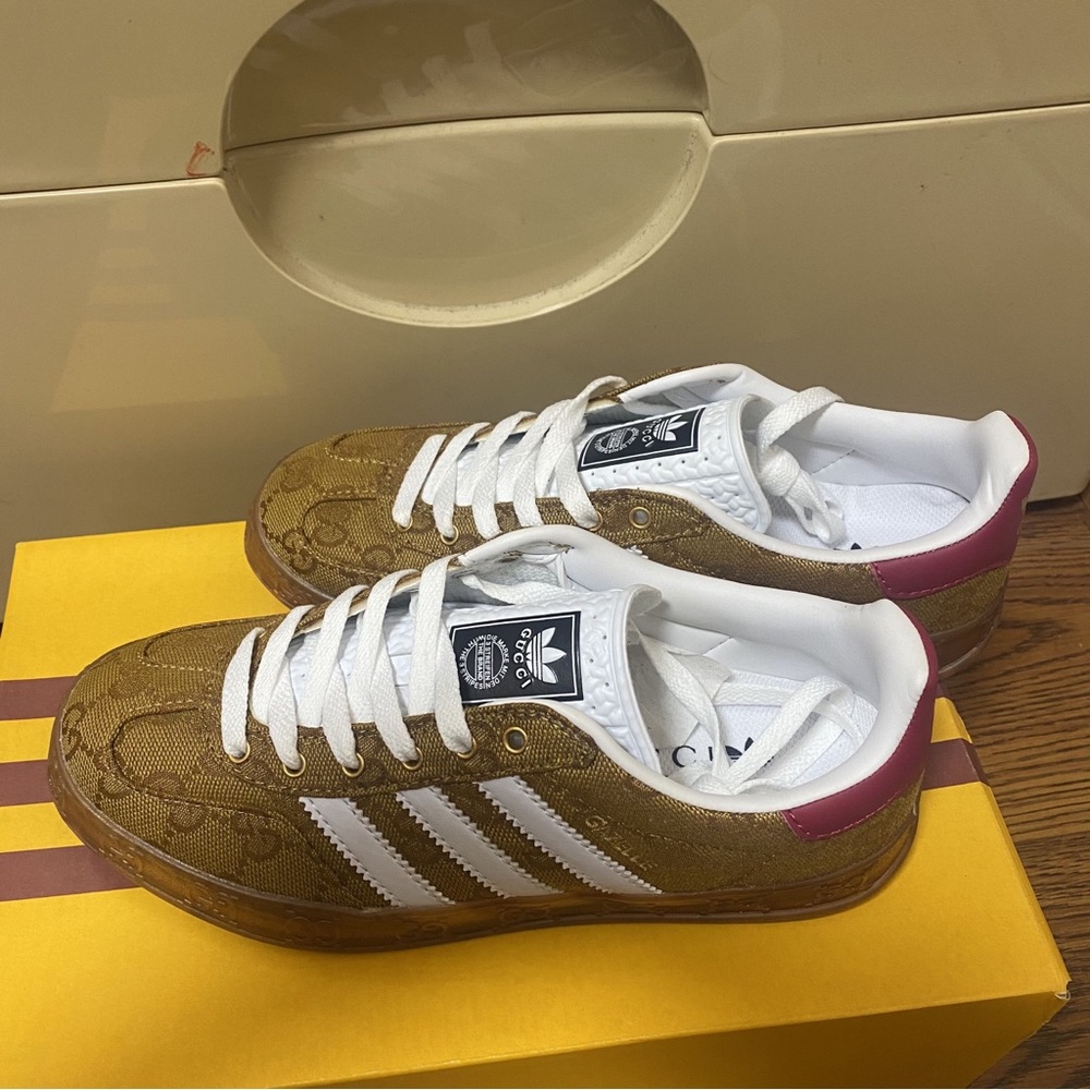 Gucci WomenGG Logo Print Sneakers Fashion